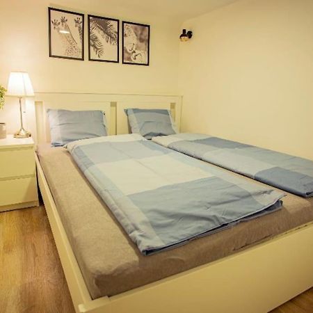 Cosy 2 Bedroom Flat In Akacfa St., Sol ブダペスト エクステリア 写真