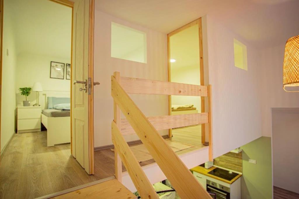 Cosy 2 Bedroom Flat In Akacfa St., Sol ブダペスト エクステリア 写真